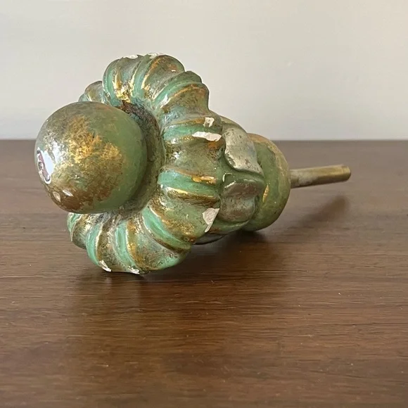 Set of 4 Vintage Plaster Curtain Tiebacks or Finials - Picture 5 of 11